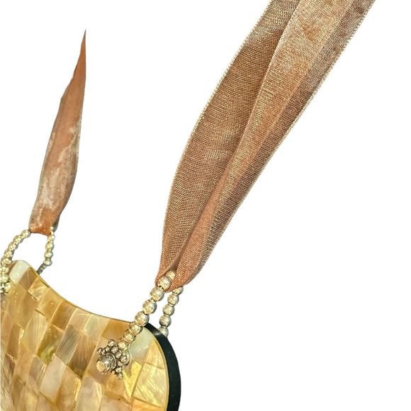 Vintage, Mother of Pearl, Pendant & Organza Ribbon Necklace - Picture 6 of 11